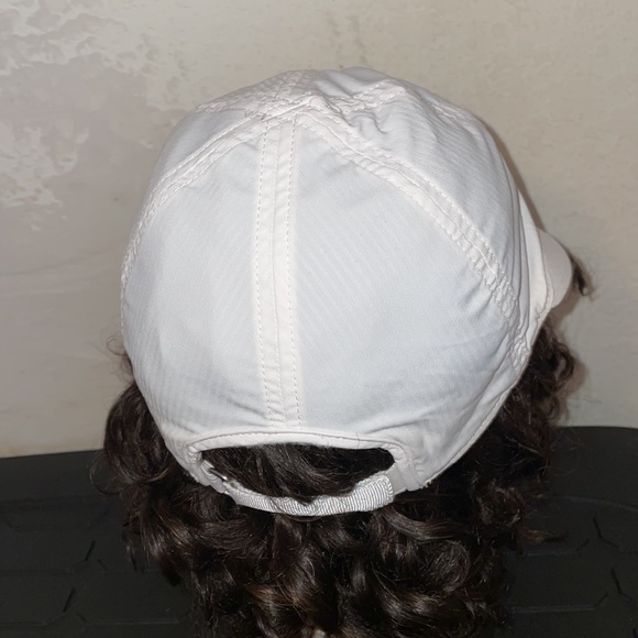 Lululemon - Picture 3 of 5